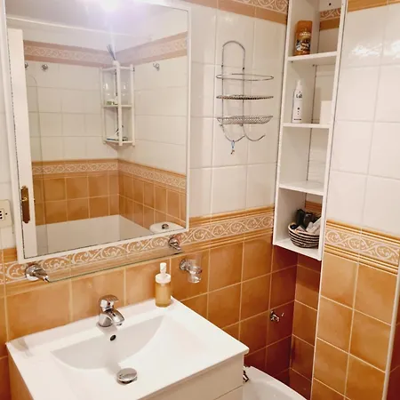 Casa Puerto Maritimo * Κοραλέχο